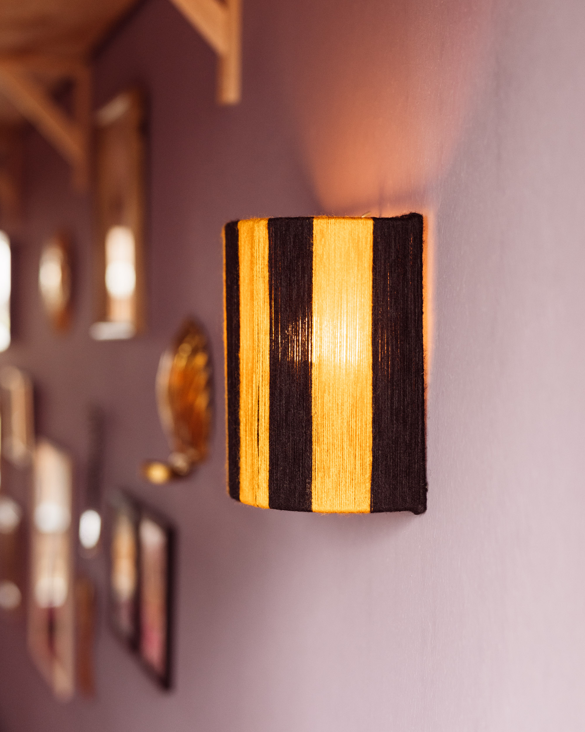 MI-Wall-Lamp-8257_Yellow