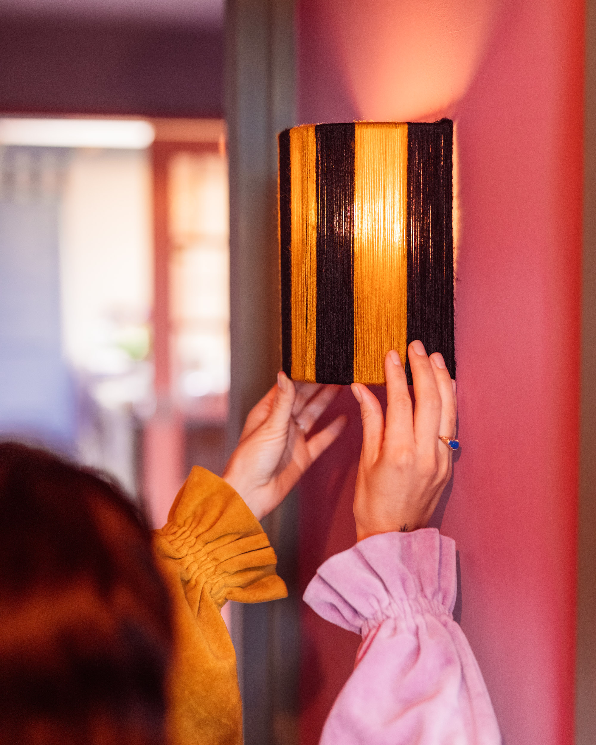 MI-Wall-Lamp-8335_Yellow